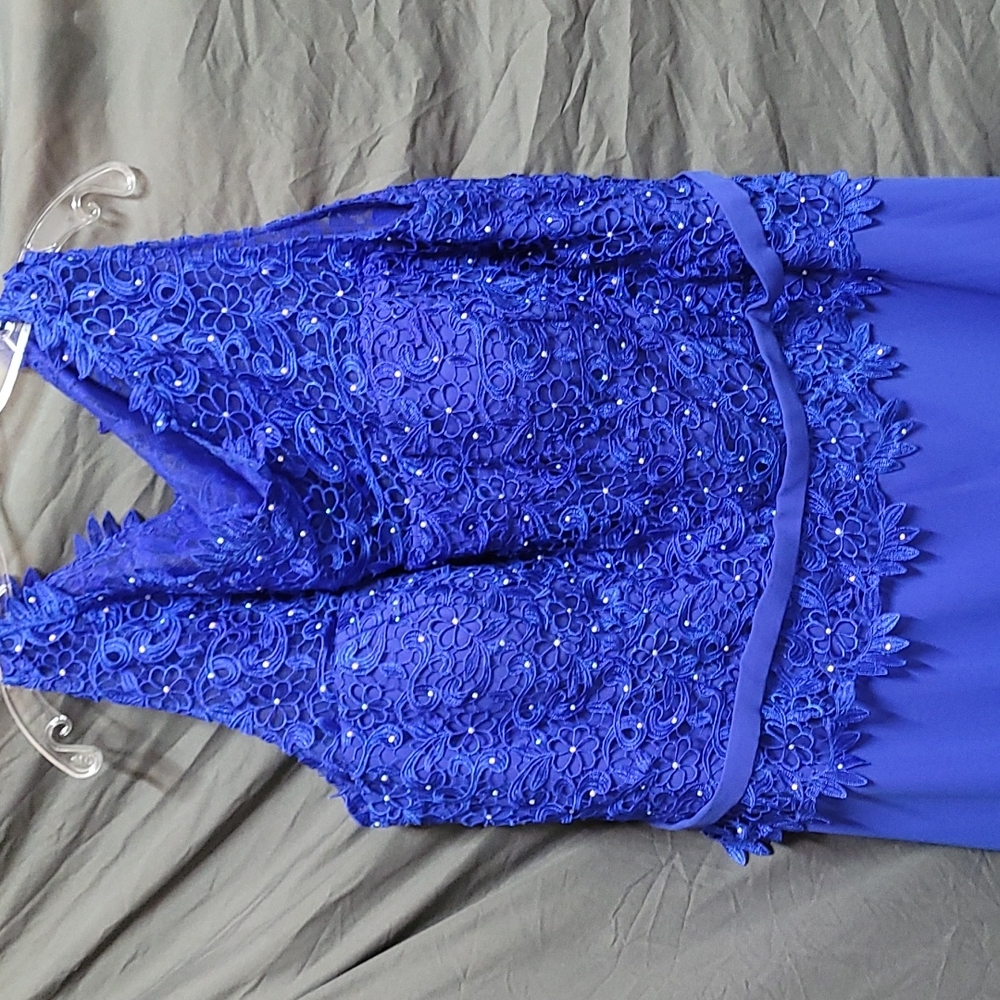 Dress - Picture 2 of 7